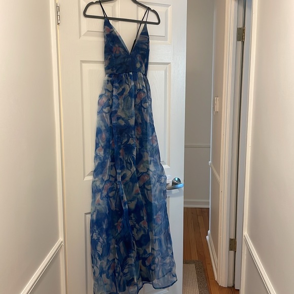 GORGEOUS LULUS MAXI! NEW WITH TAGS. - Picture 2 of 4